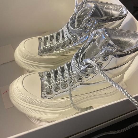 Alexander McQueen silver tread slick boots - Picture 3 of 11